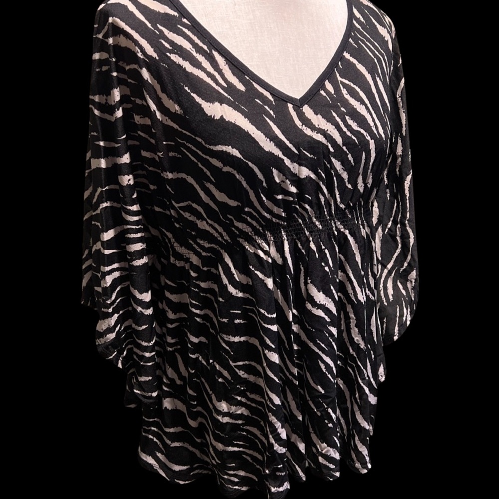 Madison LG flowy angel sleeve dress shirt